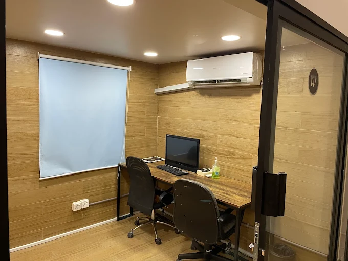 4 Person Coworking Desk