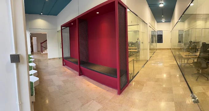 4 Person Coworking Desk