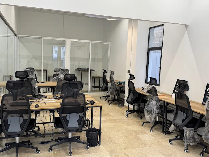 6 Person Coworking Desk