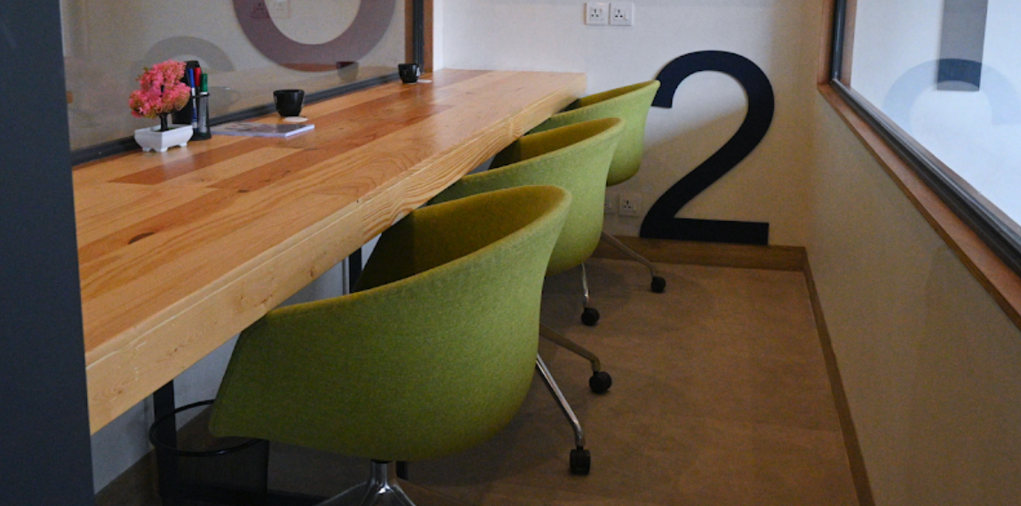 1 Person Coworking Desk