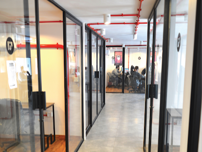 6 Person Coworking Desk