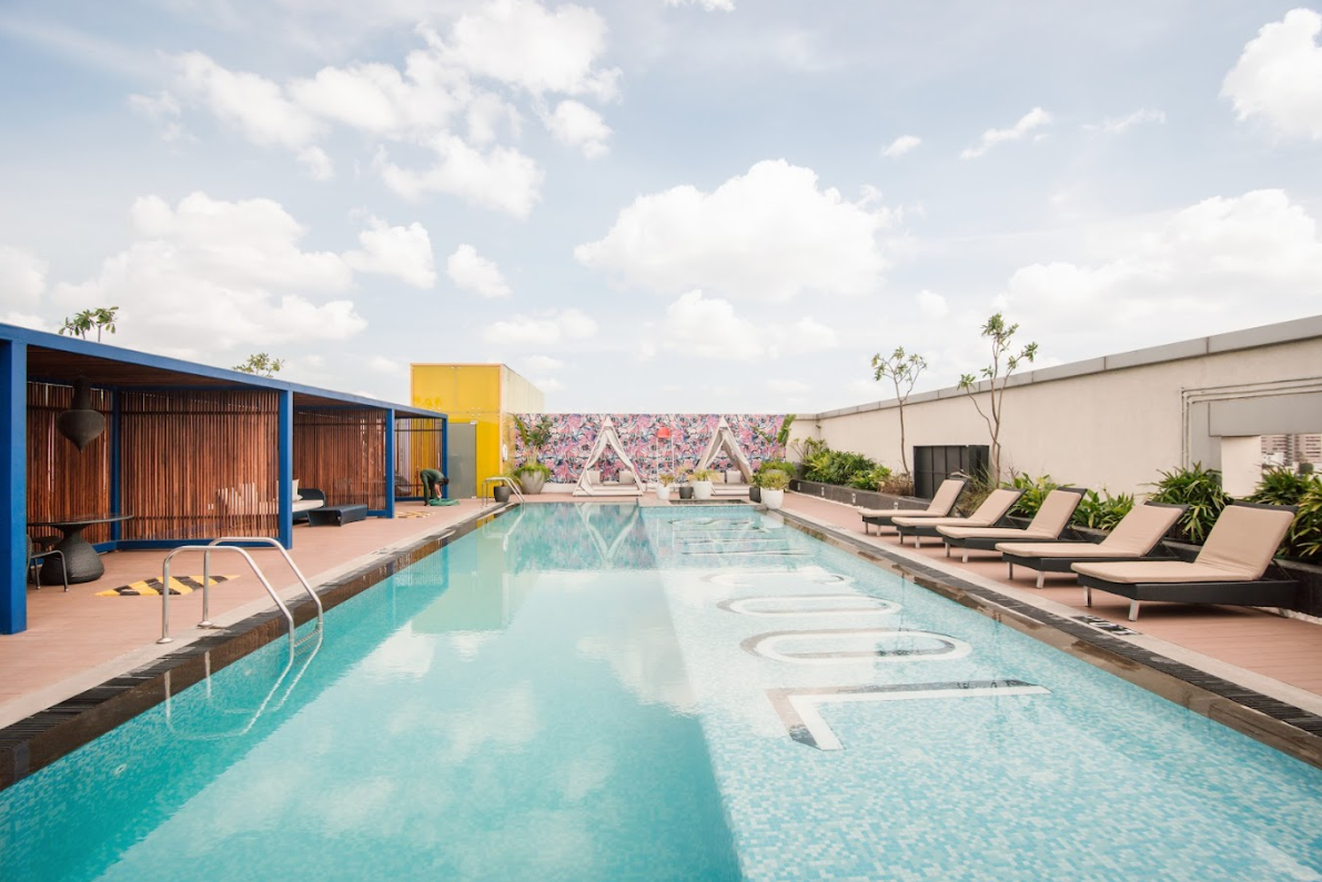 1 Person Coworking Desk