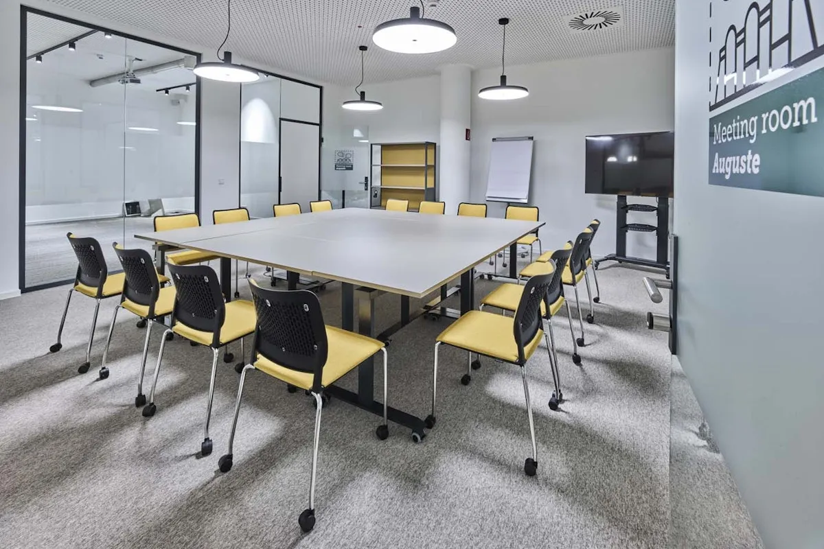 4 Person Coworking Desk