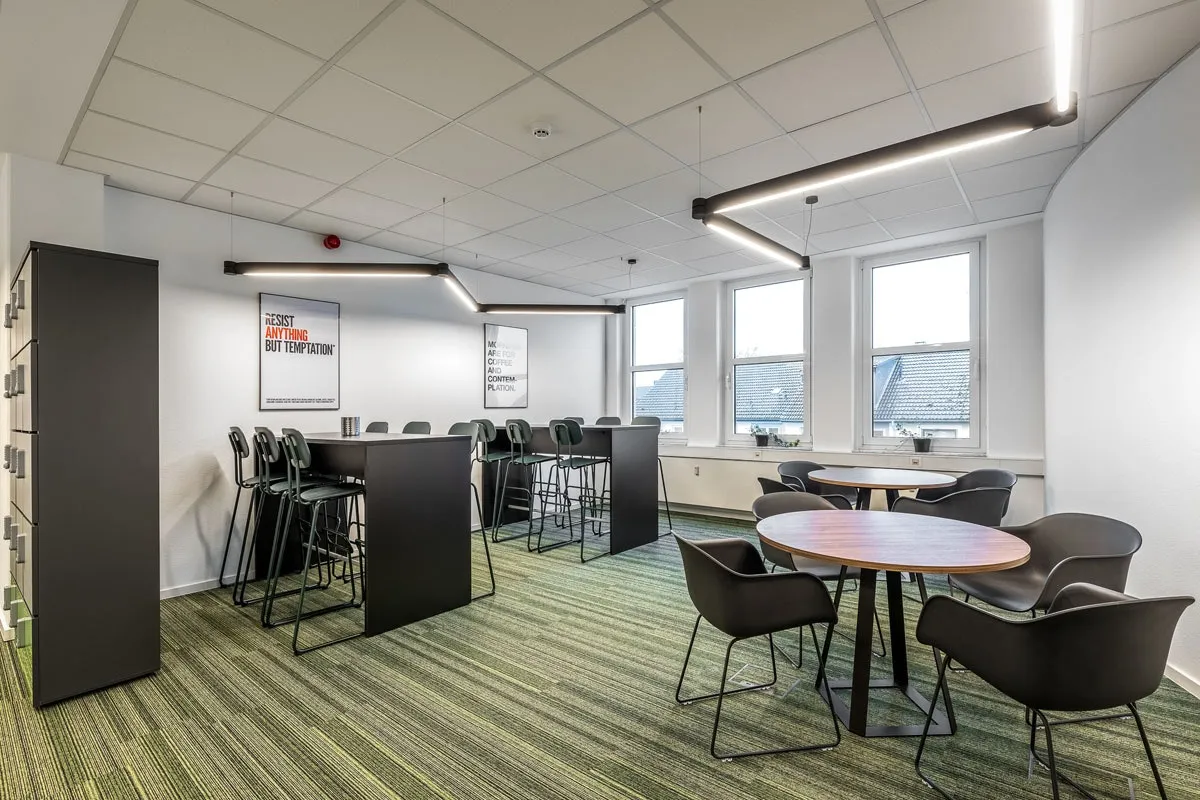 5 Person Coworking Desk