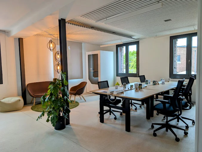 1 Person Coworking Desk