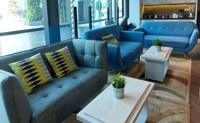 1 Person Coworking Desk