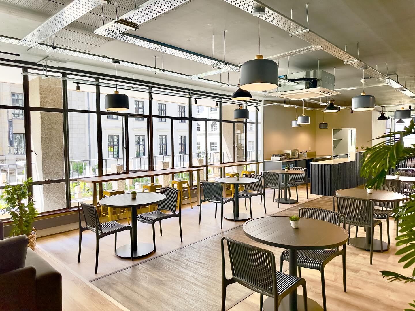 9 Person Private Office