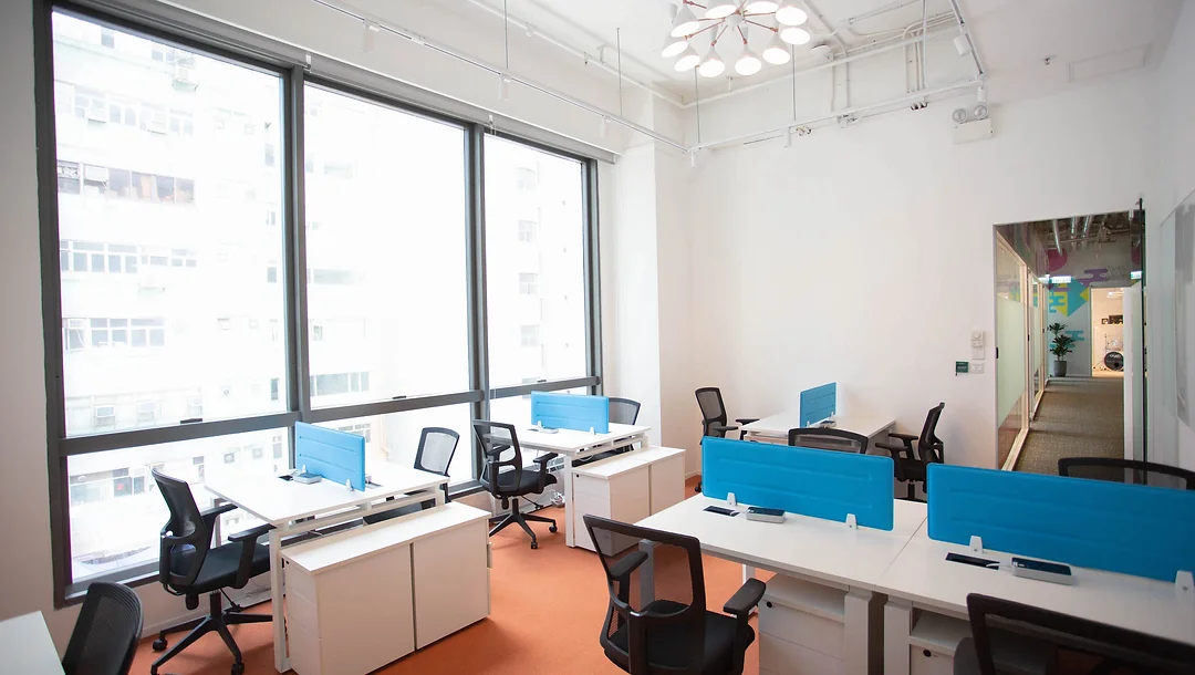 4 Person Private Office