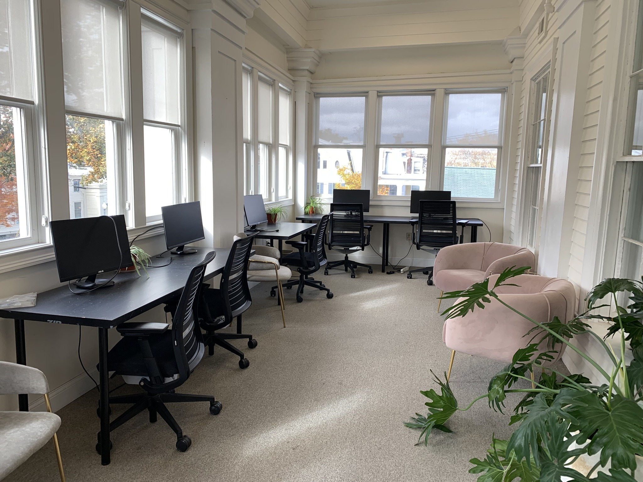 1 Person Coworking Desk