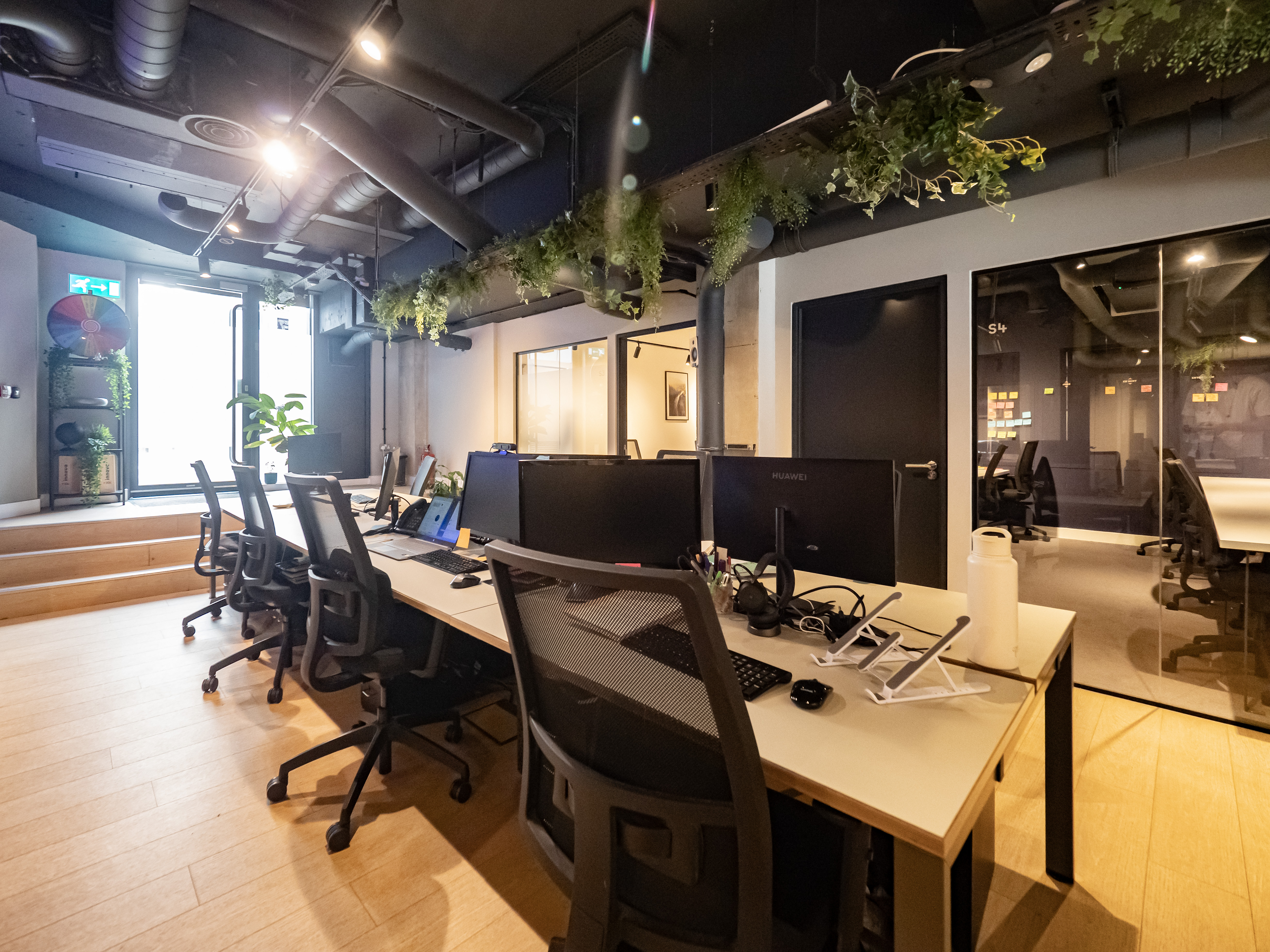 1 Person Coworking Desk