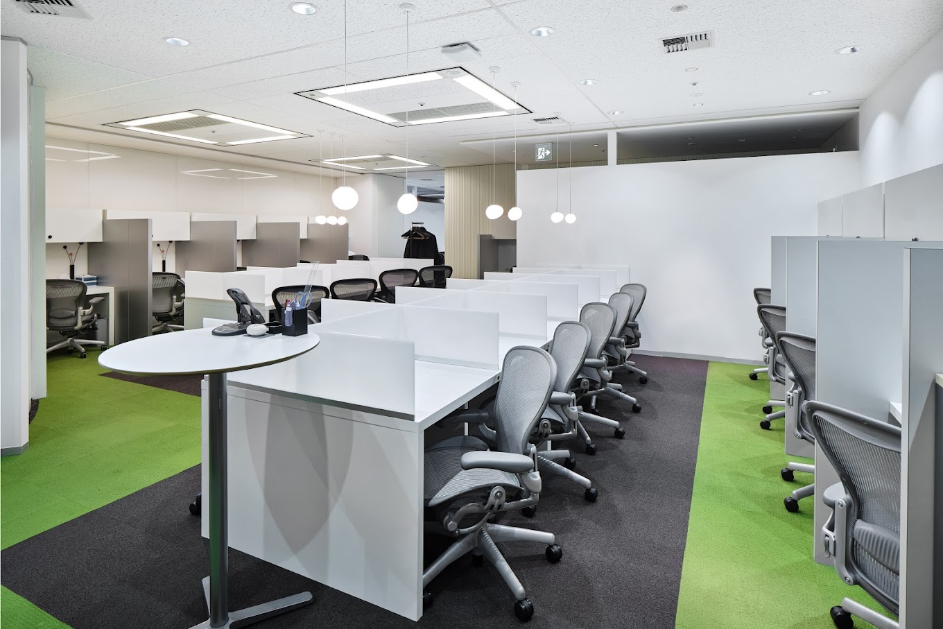 1 Person Coworking Desk