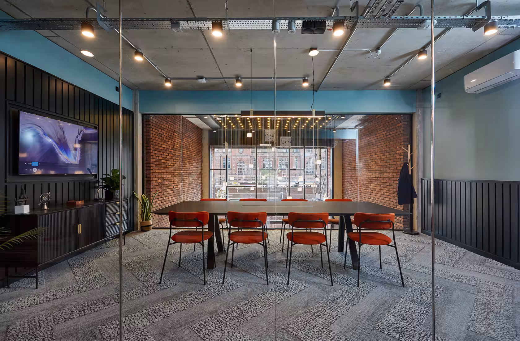 35 Person Private Office