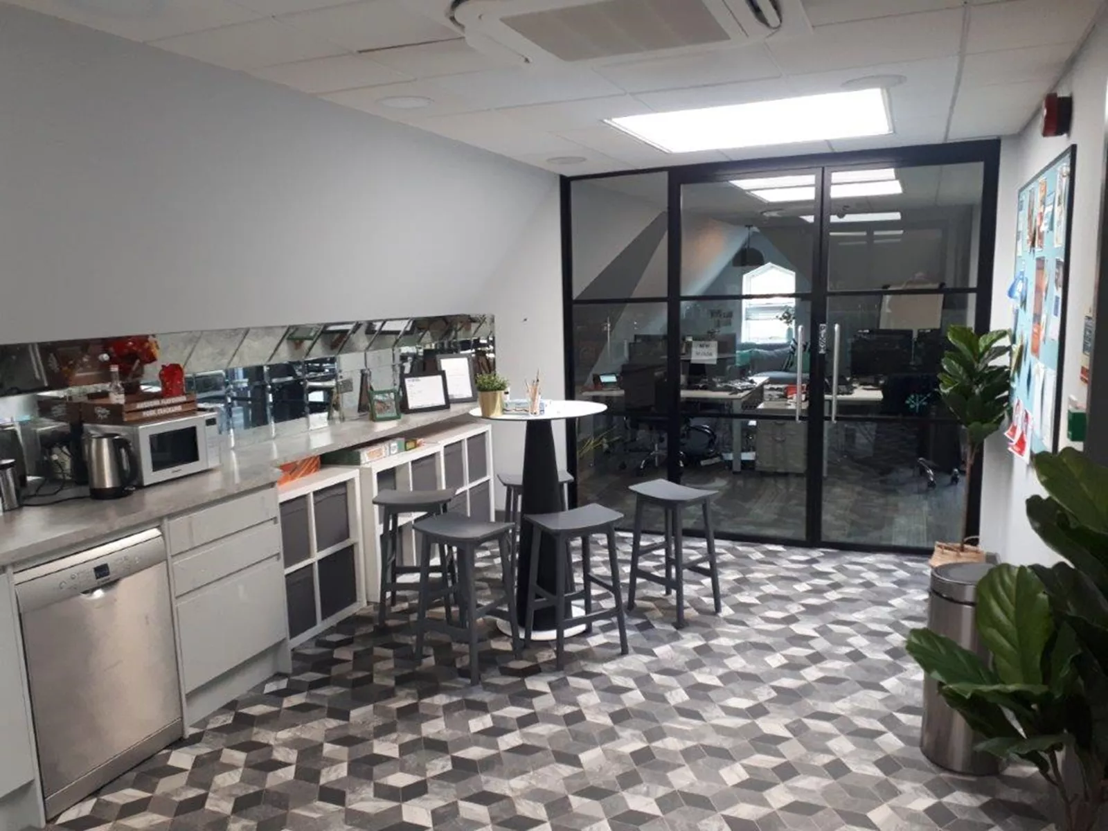 18 Person Enterprise Suite