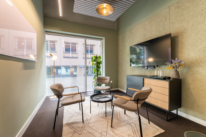 34 Person Private Office