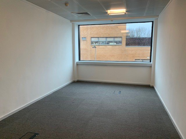 9 Person Private Office