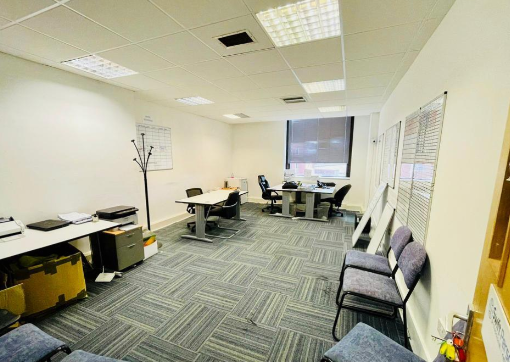 5 Person Private Office