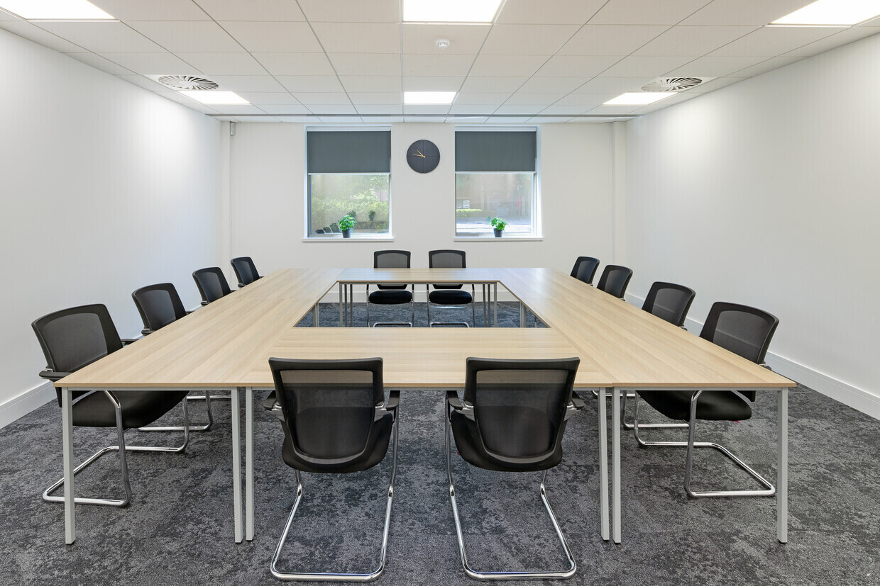 5 Person Private Office