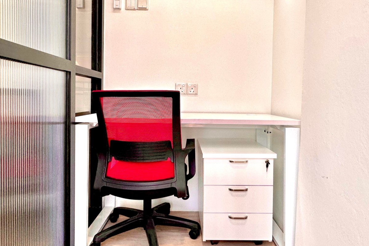 1 Person Private Office