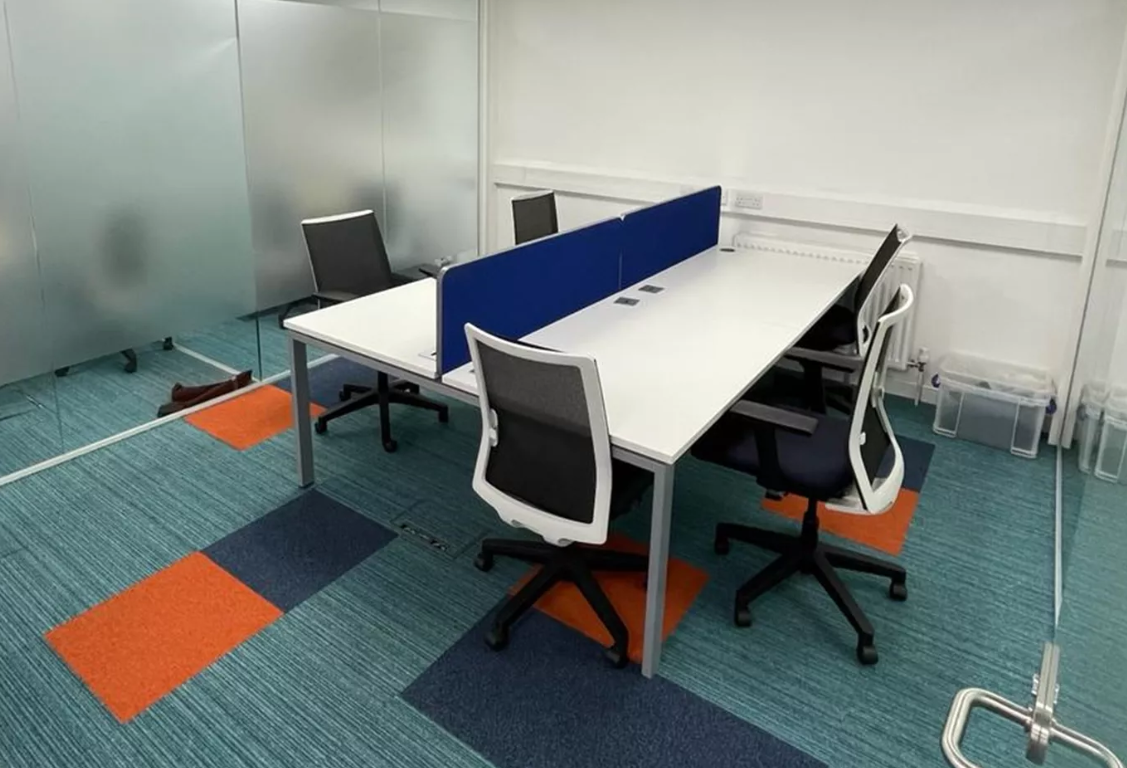 1 Person Coworking Desk