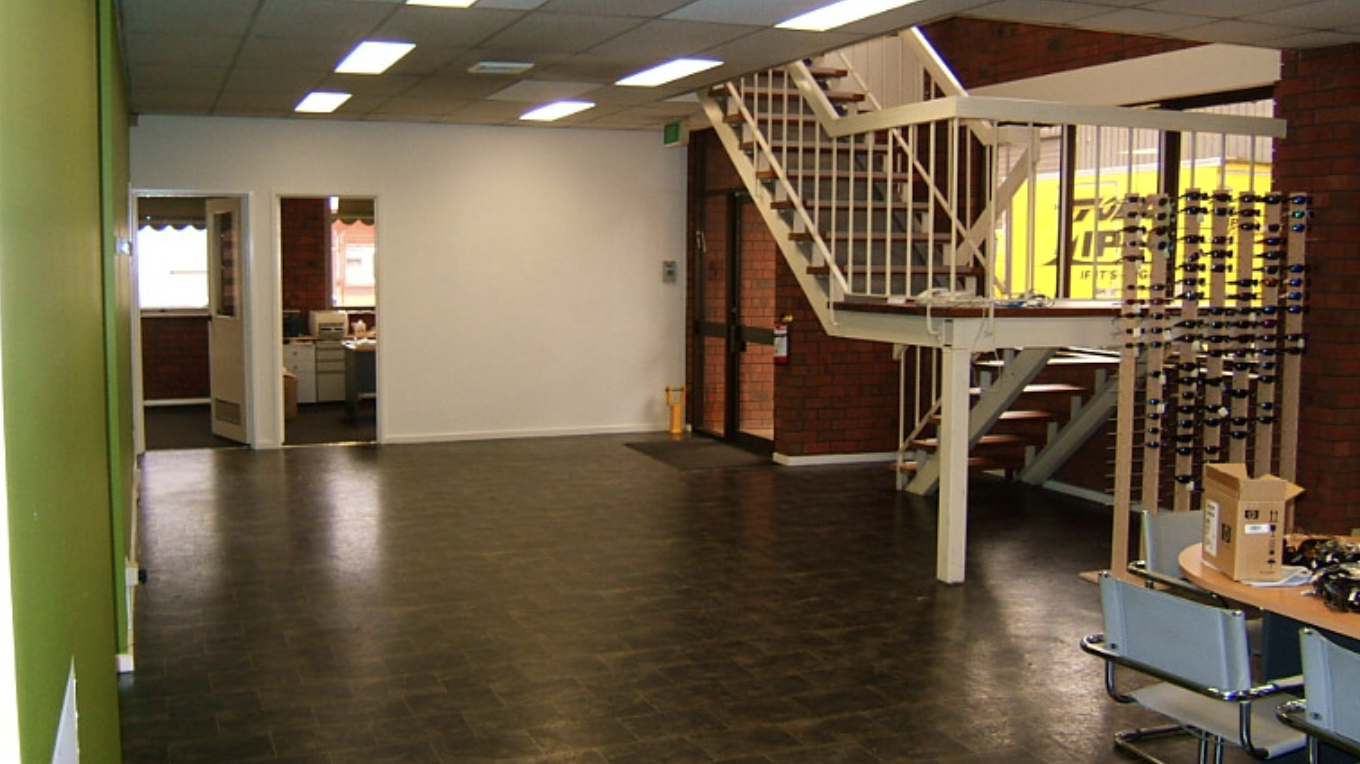 1 Person Coworking Desk