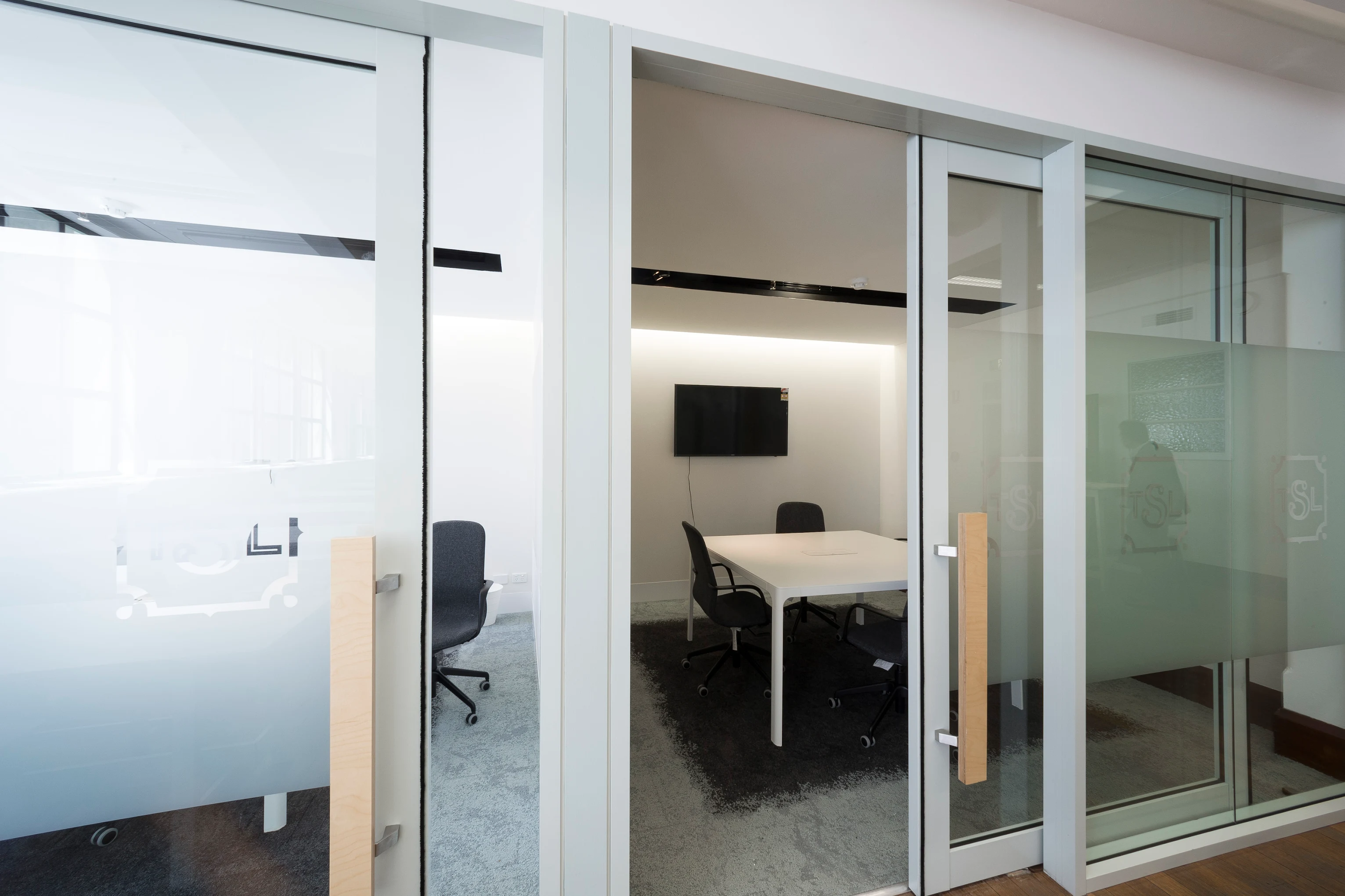 7 Person Coworking Desk